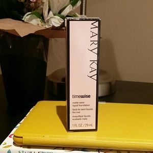 Mary Kay Timewise Matte-Wear Liquid Foundation